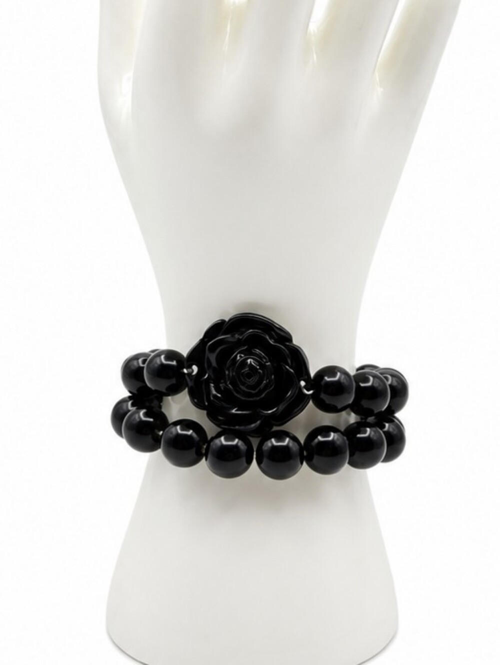 ๐Elegant and dramatic black beaded bracelet featuring beautiful sculpted black - Picture 4 of 7